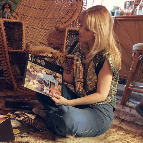 Meet your Posher, Isabelle - Picture 1 of 1